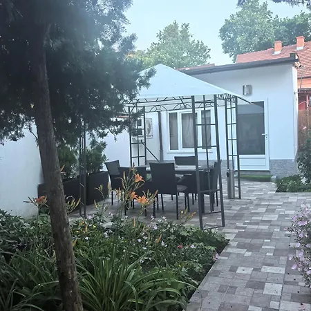 Zora Guest Aprtment *